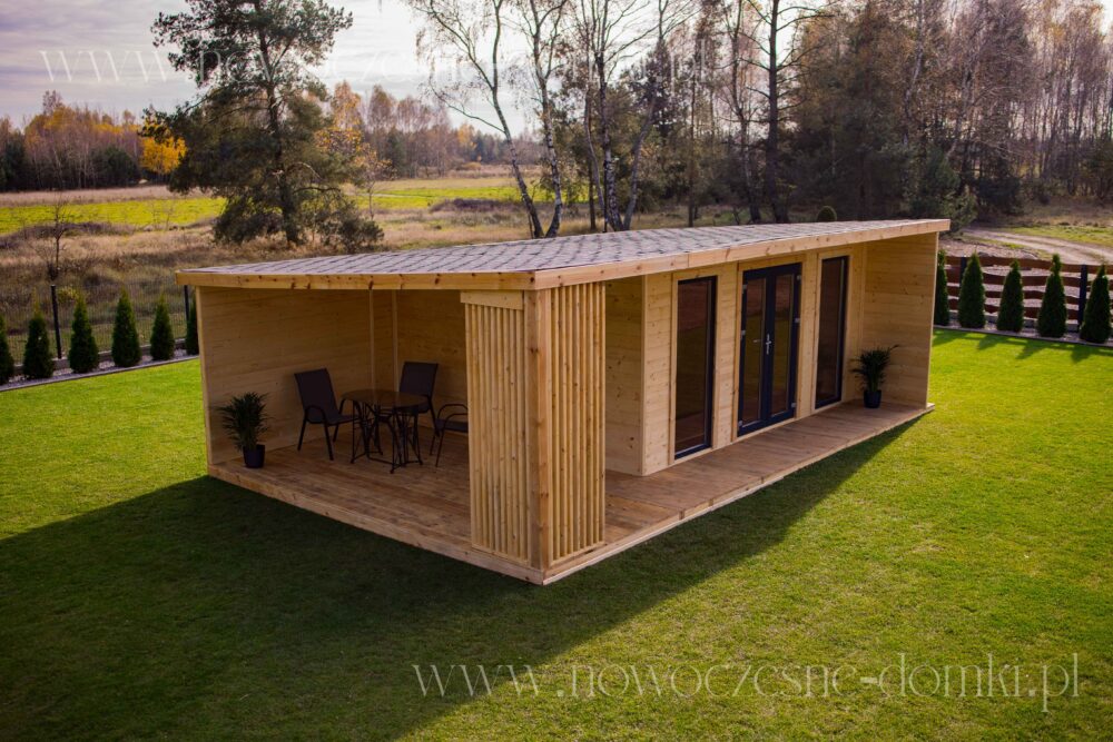Holzverglastes Gartenhaus mit Terrasse - Perfekter Rückzugsort für ein Grundstück oder eine Immobilie