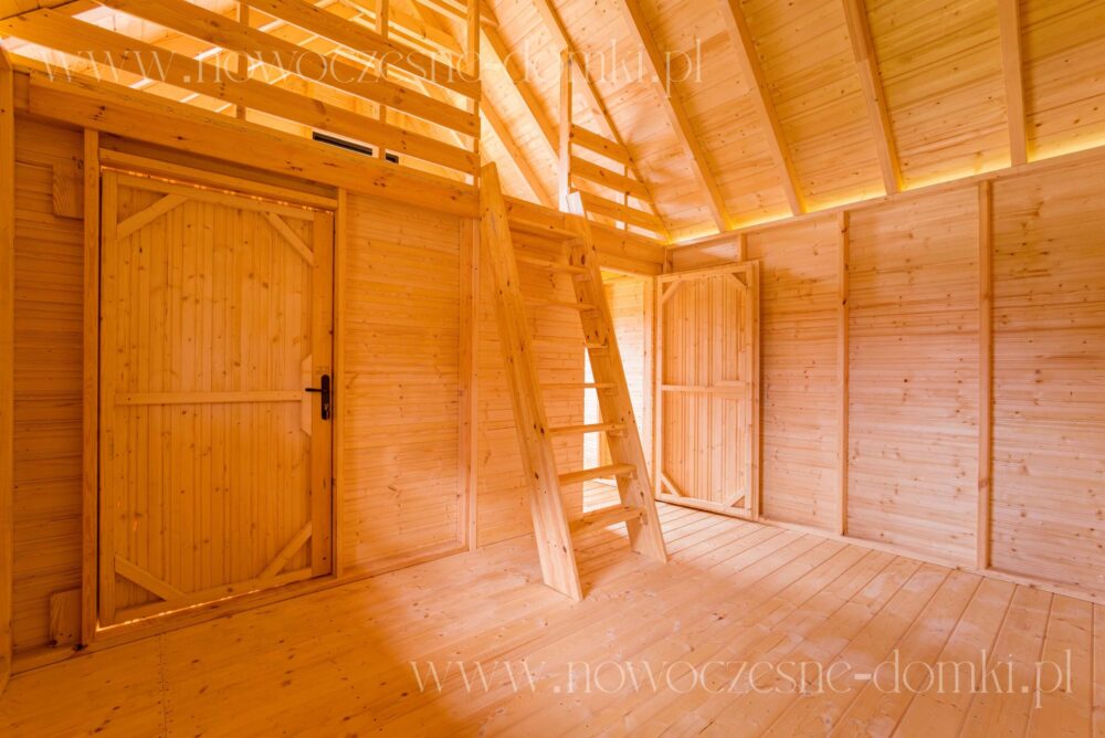 Komfortowe wejście na antresolę w domku drewnianym bez pozwolenia do 35m2 na działkę