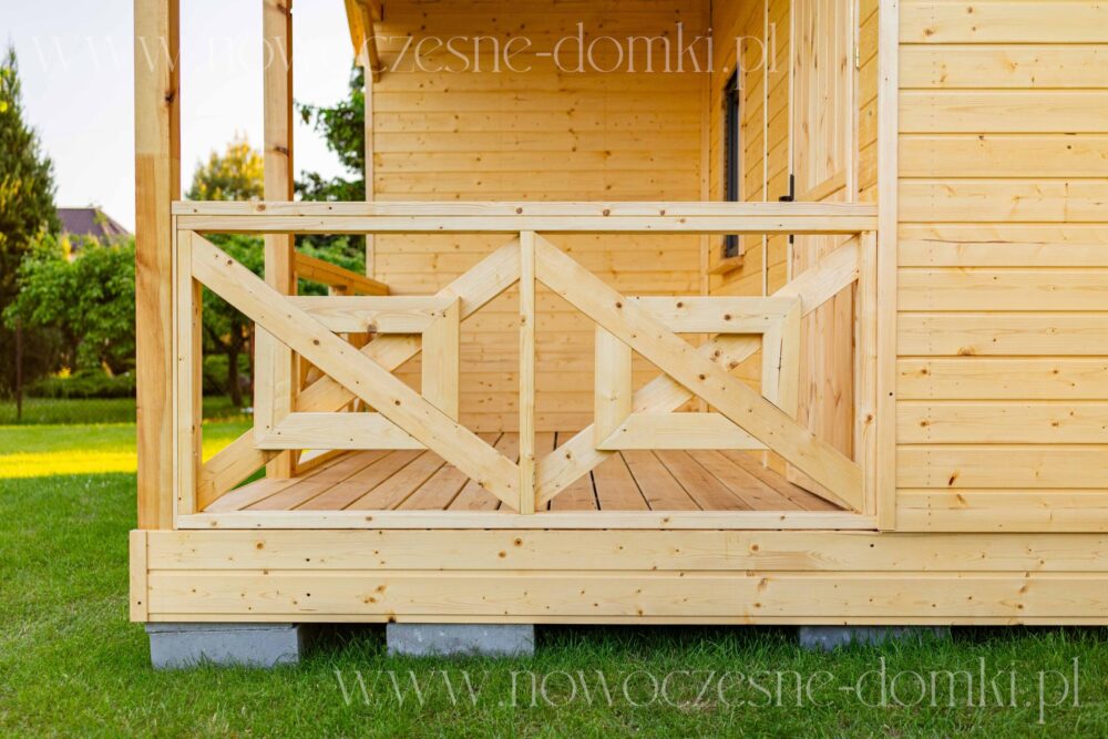 Solidna barierka domku drewnianego do 35m2.
