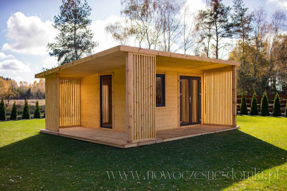 Modernes Holz Sommerhaus mit Terrasse für einen Garten